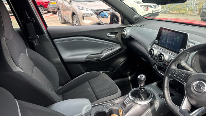 Nissan Juke 1.0 DiG-T 114 N-Connecta 5dr Petrol Hatchback